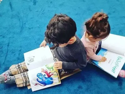 Вижте известните БАБИ, които дундуркат внучета! (СНИМКИ)