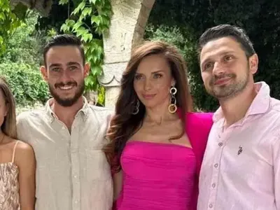 Вижте известните БАБИ, които дундуркат внучета! (СНИМКИ)