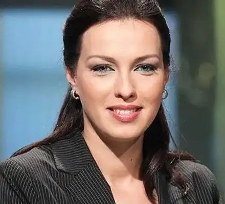 Виктория Петрова пак сияе, влюбена е в бизнесмен СНИМКИ