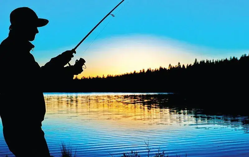 За ПЪРВИ път: Уникално състезание по НОЩЕН риболов събира фенове на фидера