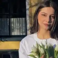 20-годишната Еси е най-младата учителка