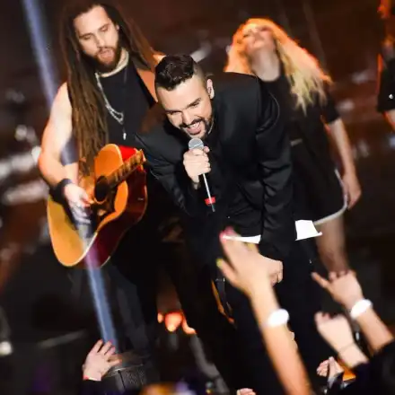 2500 души освирквали Графа