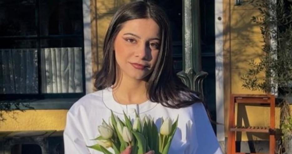 20-годишната Еси е най-младата учителка