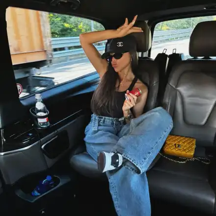 Алисия обикаля Милано