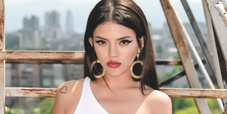 Дара: Мама ми шие дрехите