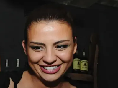 Деси Цонева си взе булдог със сиви очи