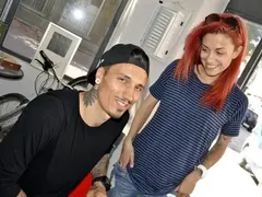 DJ Мартен предложил на жена си с коледна играчка! Вижте какво ги свързва завинаги (СНИМКИ)