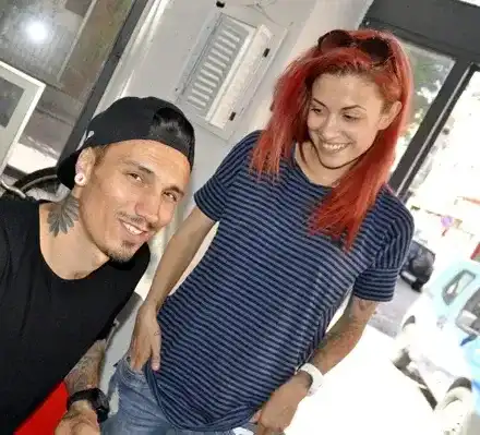 DJ Мартен предложил на жена си с коледна играчка! Вижте какво ги свързва завинаги (СНИМКИ)