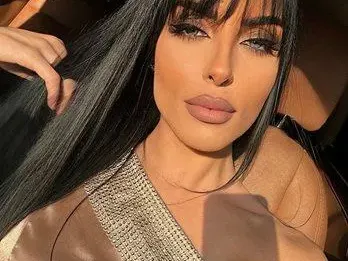 Дъщерята на Куката бръмчи с ламборджини СНИМКИ