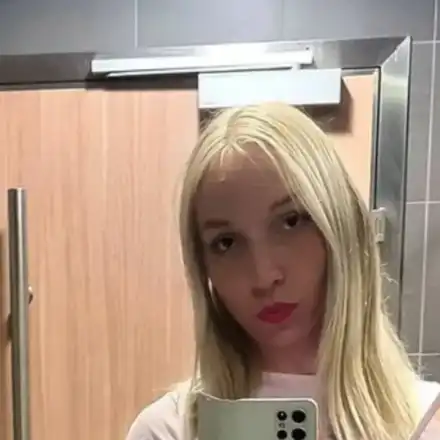 Емили Тротинетката мина на водка с утеха