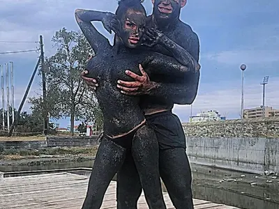 Гадже маже бюста на Ана Мария с кал