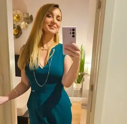 Галка от „Каризма” се завръща като певица