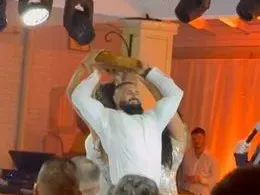 Генчо от "Игри на волята" се ожени, 30 мъже се бият за жартиера на булката СНИМКИ