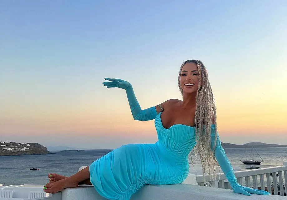 Гери-Никол в тон със залеза