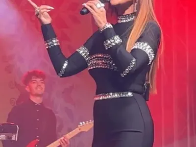 Инстаграм VS Реалност: Глория крие корем като топка! (Снимки+Видео)