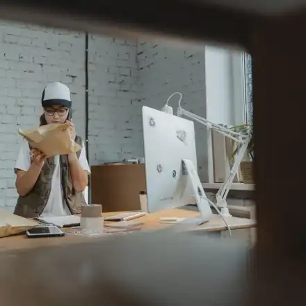 Как да изпратите пратка лесно и бързо с куриер