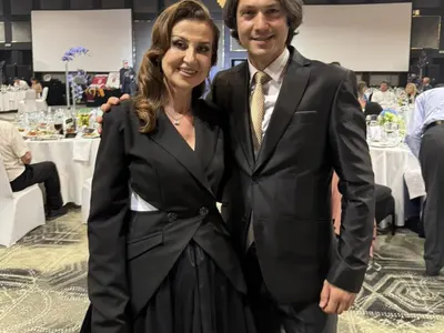 Лорд Евгени Минчев: Близнакова с чанта - леген, Камджалов, нали не сте калъф за контрабас? И оше + СНИМКИ