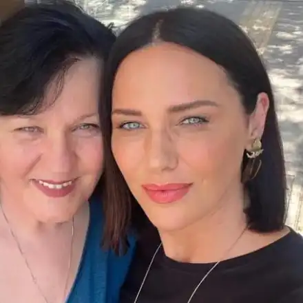 Мария Силвестър взела сините очи на майка си