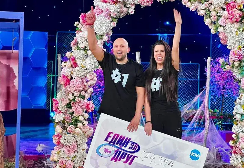 Михаела от Един за друг се тунингова