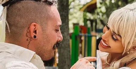 Мъжът на Джулиана напусна полицията, ще снима жена си в клипчета