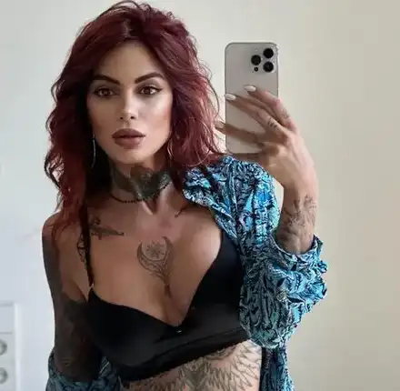 На косъм: Лекари пак спасиха Марешка Бадерм СНИМКИ