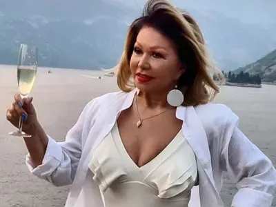 Неда Украден горда на 74 със своето тяло!