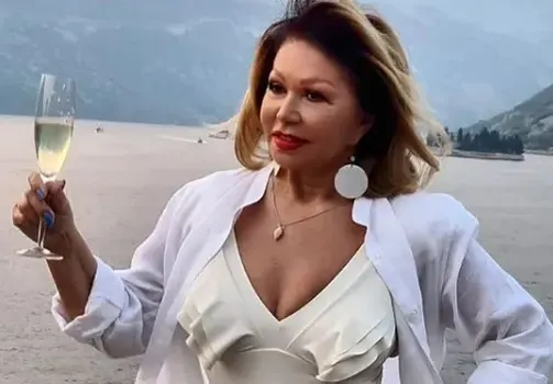 Неда Украден горда на 74 със своето тяло!