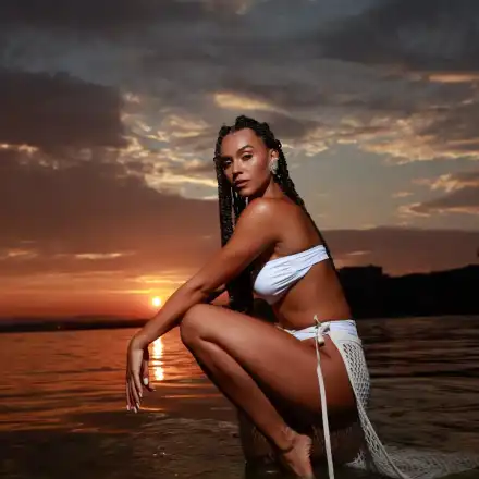 Нестандартният бански на Мудева скрива само най-важното