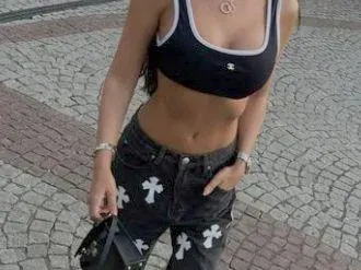 Нова мода сред звездите: Тафкова и Алисия трошат пари с дънки за 18 бона!! (Чантата е само €1000)