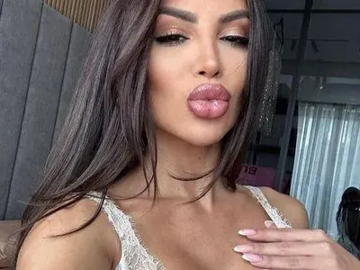 Операция събра разгонена плеймейтка с гаджето й (Палава СНИМКА)