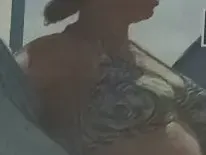 ПОТРЕС: Ева Тепавичарова с шкембе до коленете (СНИМКИ)