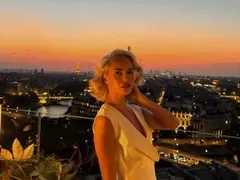 Радина Кърджилова пръска сексапил в Париж