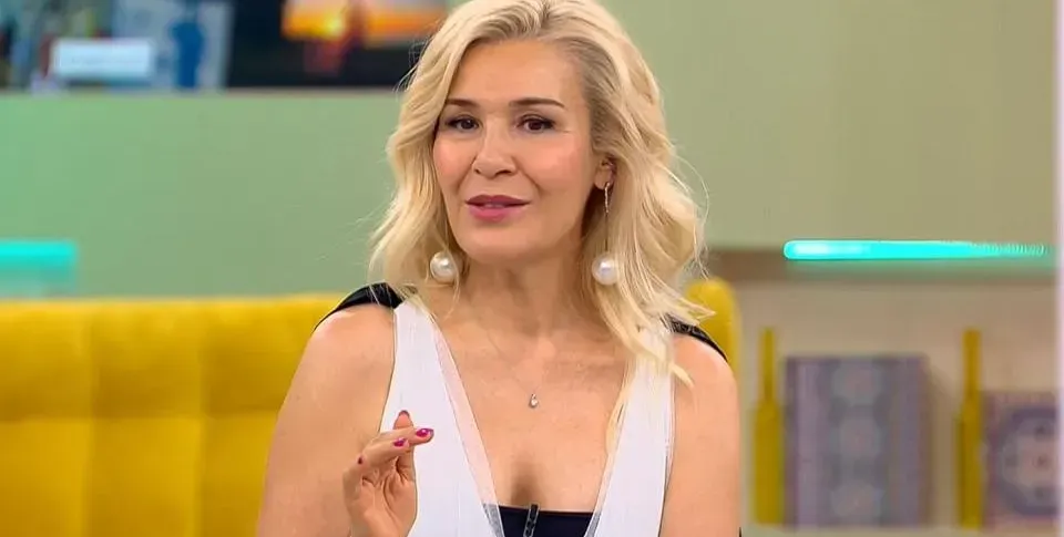 Секси мацка влиза в екипа на Гала