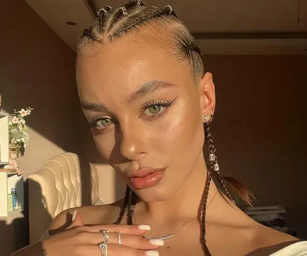 Секси рускиня и шампион по борба влизат в „Игри на волята“ СНИМКИ