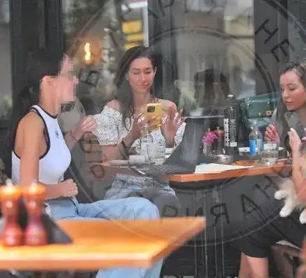 Щерките на Фатик се събраха на обяд