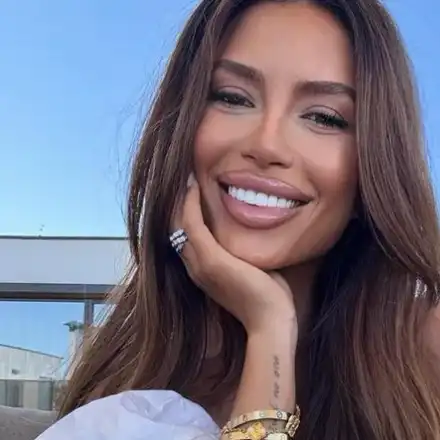 Тита се накичи с гривни за 70 бона