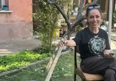 В Деня на независимостта: Ивана бърка лютеница и дъни сръбски турбофолк ВИДЕО