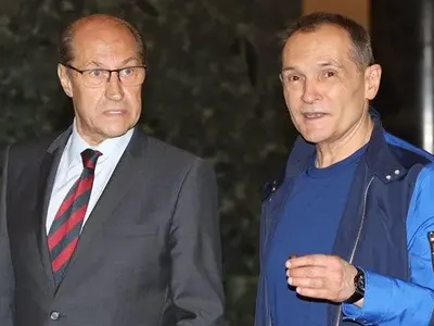 Васил Божков с дрехи от разпродажба