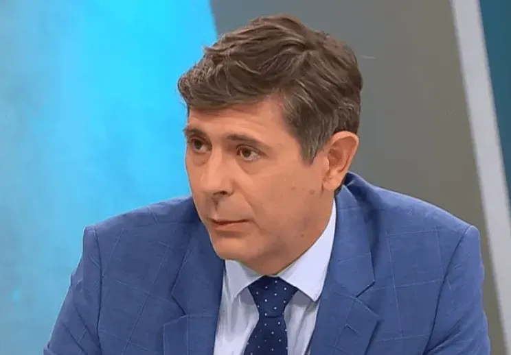 Виктор Николаев редовно закъснява за работа