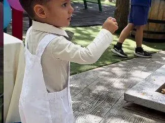 Всичко наред ли е? Защо синът на Джулиана Гани проходи толкова късно?