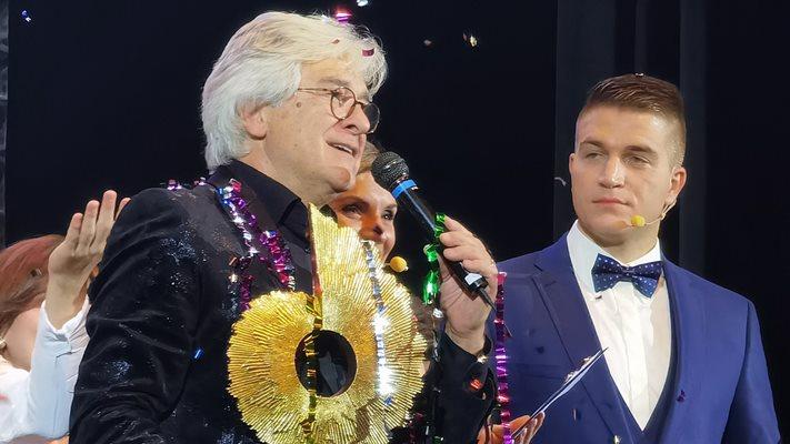 СКАНДАЛ с уредена награда на Орлин Горанов във фестивал за поп и рок музика (СНИМКИ)
