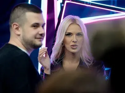 Засукани мацки свалят гаджето на Мария Бакалова - Валери Григоров СНИМКИ