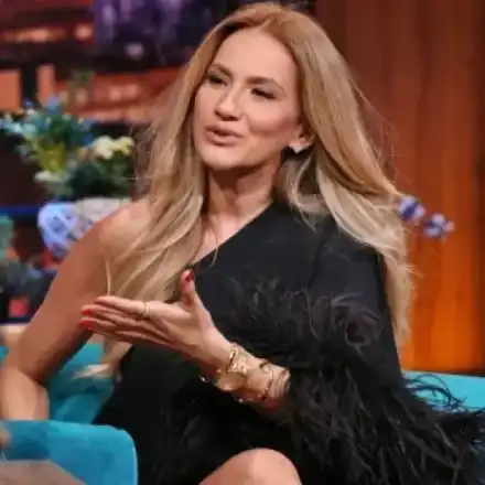 Зейнеб – от панелката в Бургас до имота за милиони