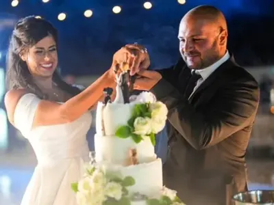 5-етажна торта със 7 осиновени животни за сватбата на футболна психоложка