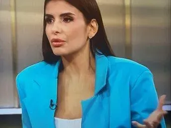 Анелия РАЗКРИ: Нямам нов мъж в живота си, но съм обгрижена отвсякъде