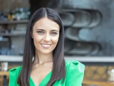 Бесте Сабри разделена с милионера