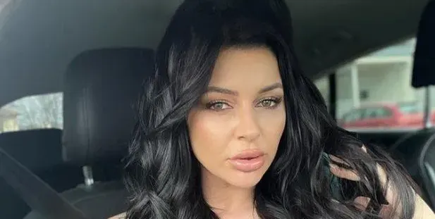 Дебора кърка край Босфора