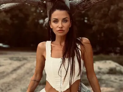 Диляна Попова си търси електрическа кола