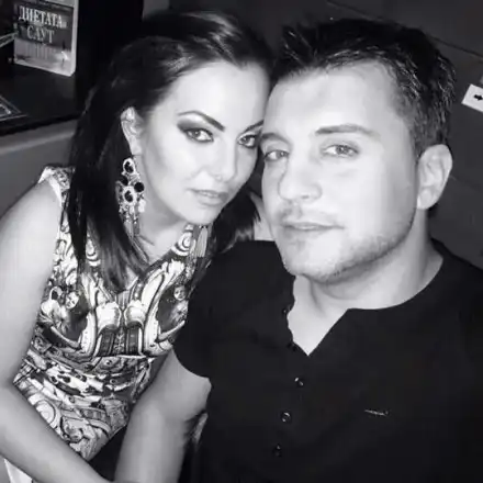 ЕКСКЛУЗИВНО: Бившата жена на Борис Дали едва свързва двата края! Вижте къде е принудена да работи (СНИМКИ)