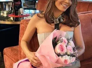 Емилия с колие за 6 бона СНИМКИ